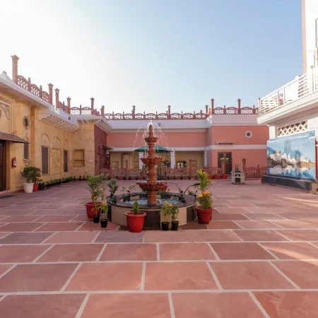 Haveli Ulfat Rai - Chaubeyji's Heritage Hotel