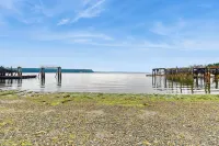 Studio Overlooking Saratoga Passage & Cascade Mtns - Wifi