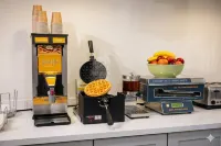 Super 8 by Wyndham Nacogdoches Near University - sarapan