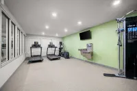 伍茲普林琴斯迪爾伯恩 - 底特律套房 - 健身室/gym room