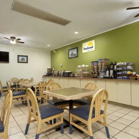 Days Inn by Wyndham Hardeeville/ I-95 State Line