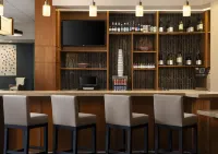 Hyatt Place Omaha/Downtown Old Market - بار