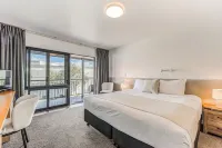 Harbourside Lodge - parking