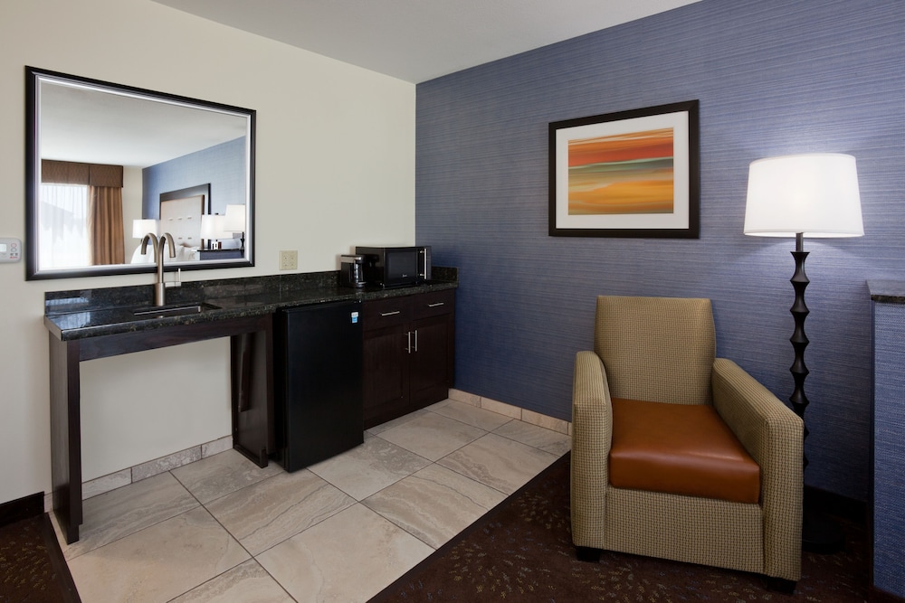 Holiday Inn Express & Suites Davenport, an Ihg Hotel