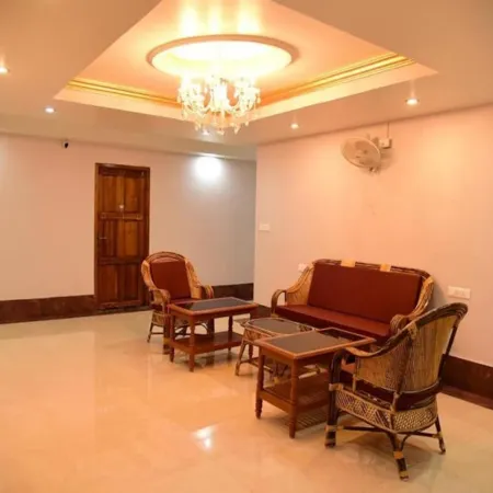 Hotel Chembiyan