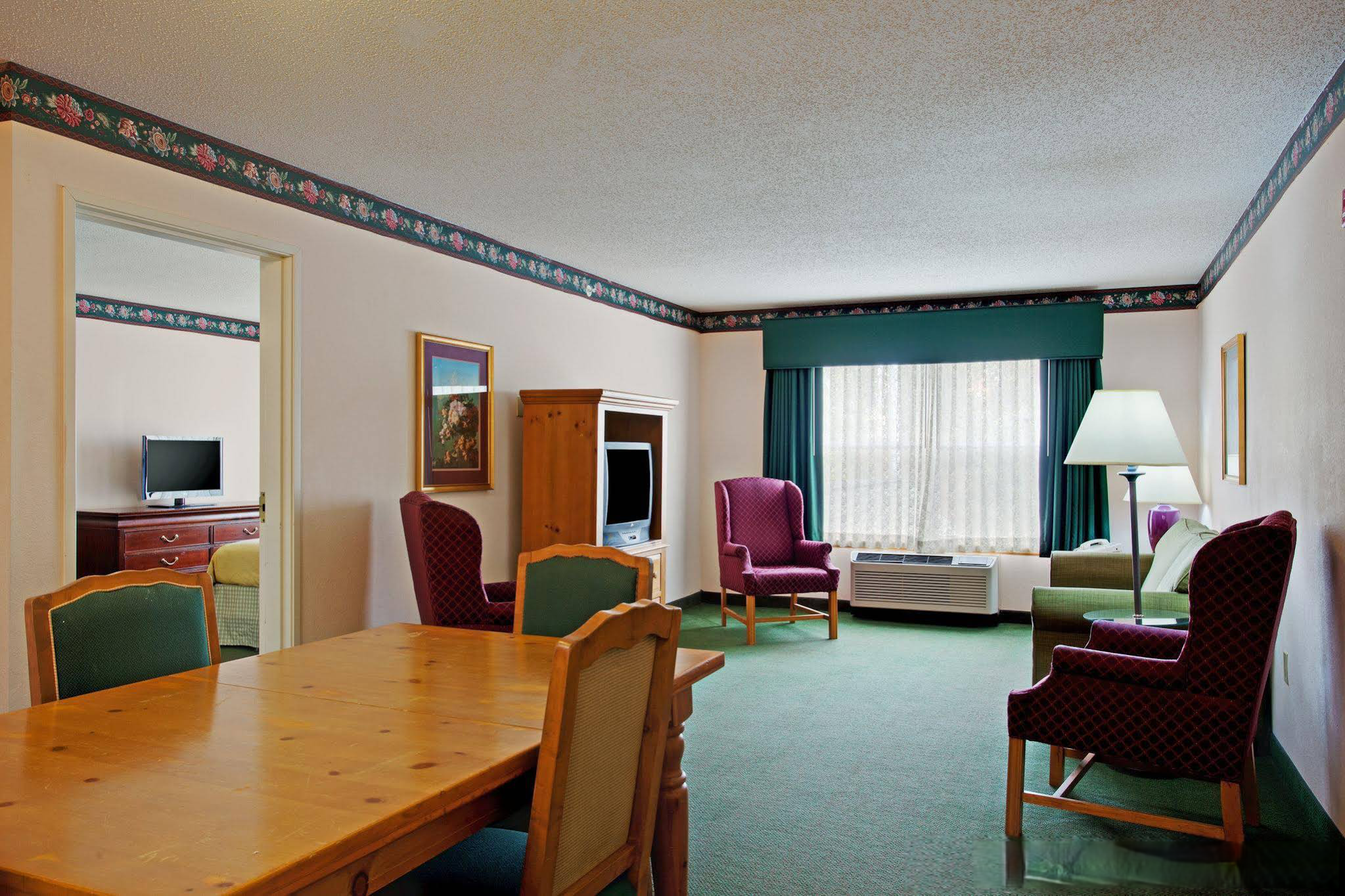 Country Inn & Suites by Radisson, Brooklyn Center, MN