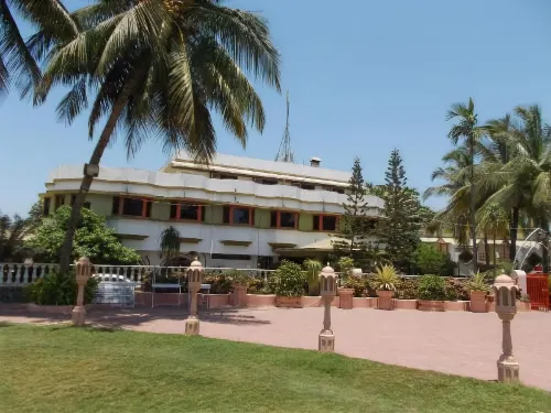 Sandy Resort Hôtels à : Valsad