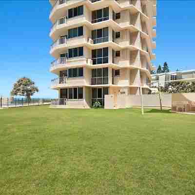 Beachside Tower Apartments Hotel Exterior