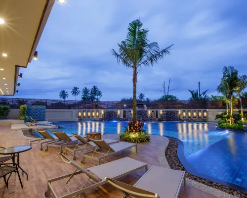 أكوا ريزورت فوكيت - نير بيتش آند تشالونج بيير Hotels near نقطة مشاهدة كاتا