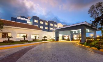 Courtyard Cancun Airport