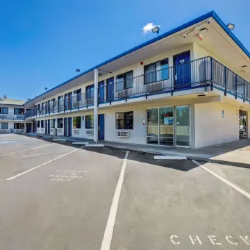Motel 6 Red Bluff, CA