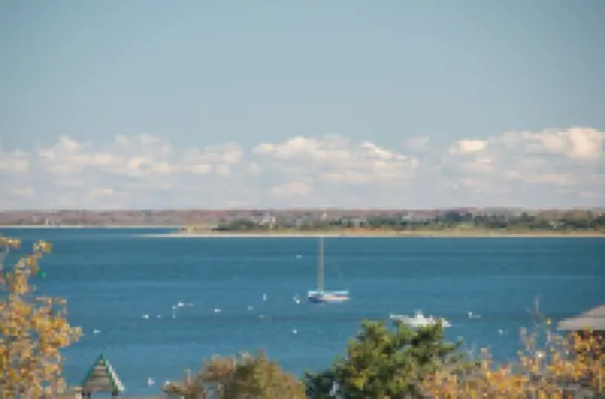 Seven Sea Street Inn