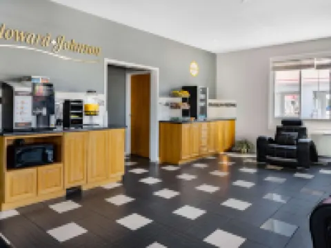 Howard Johnson by Wyndham Gananoque Hotels in Gananoque