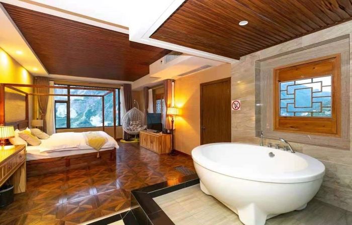 Danbaza West Decon Inn