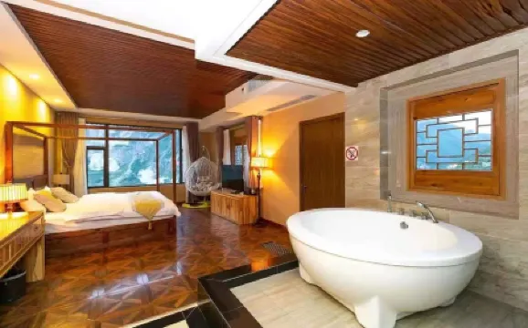 Danbaza West Decon Inn