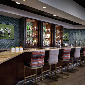 DoubleTree by Hilton Fairfield Hotel & Suites