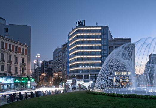 아테네 티아레 호텔의 세련된 객실 내부 사진