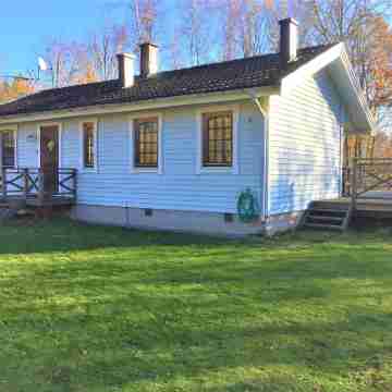 Idyllic Bungalow Close to Sea and Forest - Self Contained Hotel Exterior