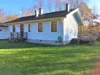 Idyllic Bungalow Close to Sea and Forest Hotels near Brunnsparken