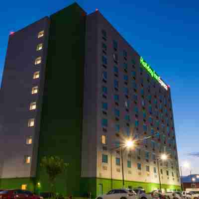 홀리데이 인 익스프레스 살티요 소나 아에로푸에르토 Hotel Exterior