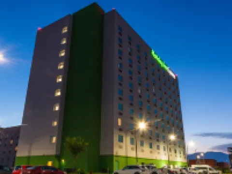 ホリデイ イン エクスプレス サルティーヨ ゾナ アエロプエルト by IHG サルティーヨのホテル