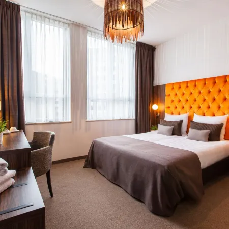 Hotel la Reine
