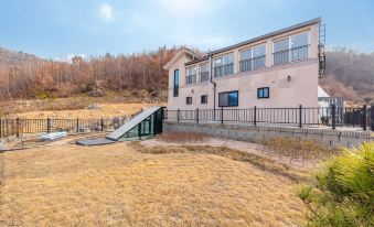 Four Seaon Kids Pension