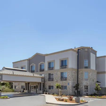 Holiday Inn Express & Suites SAN JOSE-MORGAN HILL by IHG