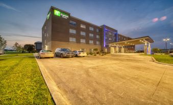 Holiday Inn Express & Suites Kokomo South