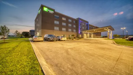Holiday Inn Express & Suites Kokomo South Отели в г. Howard County