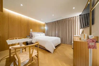 กิมแฮ โฮเทล กรานาดา