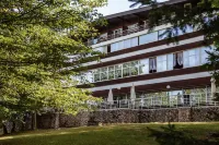 Hotel Jezero Hotels in 