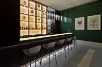 De Bonart Naples, Curio Collection by Hilton - 5-Star