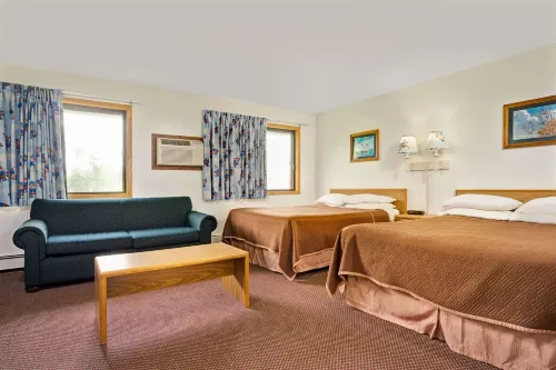 Travelodge by Wyndham Valleyfair Shakopee Hotels in Chaska