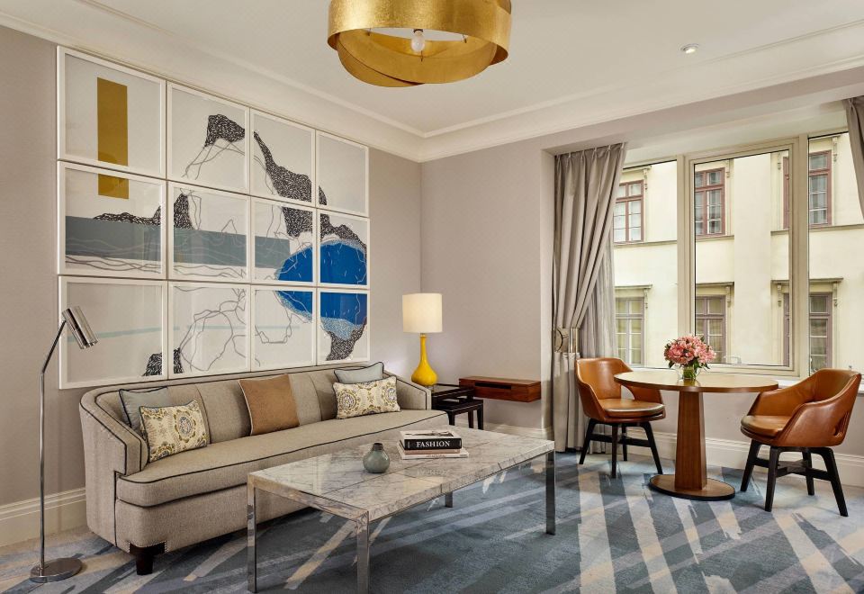 1. 더 리츠칼튼, ..