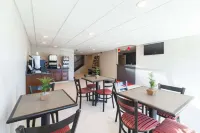 Econo Lodge Harrisburg - Southwest of Hershey Area - sarapan