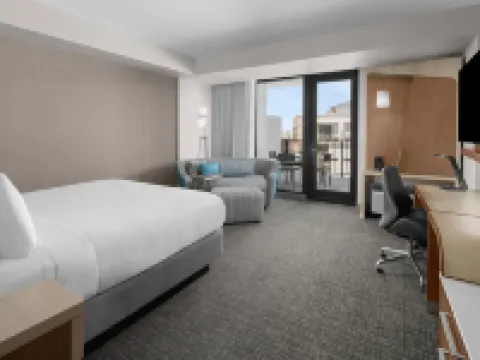Courtyard Clearwater Beach โรงแรมในเคลียร์วอเทอร์บีช