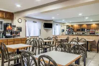 Econo Lodge North - Hot Tub