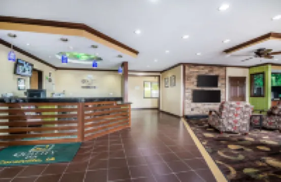 Quality Inn Coralville - Iowa River Landing