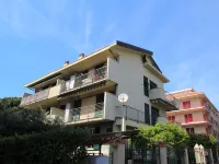 Brunetta - 2-Star
