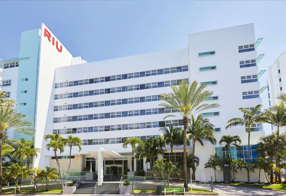 Riu Plaza Miami Beach Hotel-Miami Beach Updated 2023 Room Price-Reviews u0026  Deals | Trip.com