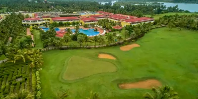 The LaLiT Golf & Spa Resort Goa Hoteles cerca de Palolem Beach