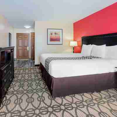 La Quinta Inn & Suites by Wyndham Dallas Mesquite Rooms