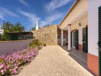 Do Castelo Hotels in Estoi