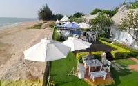 Blue Sky Resort - Beach