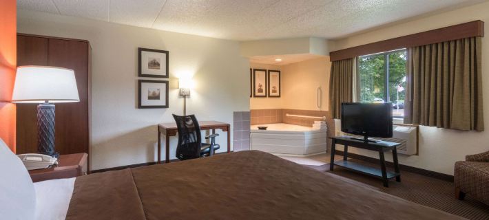 AmericInn by Wyndham Minocqua Hotels in Oneida County