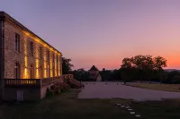 陶茲城堡原生酒店