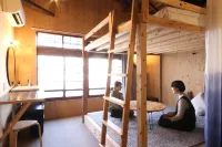 Tomarigi Hostel Shu Hotels in Nankoku