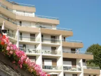 Résidence le Crystal โรงแรมในดีนาร์