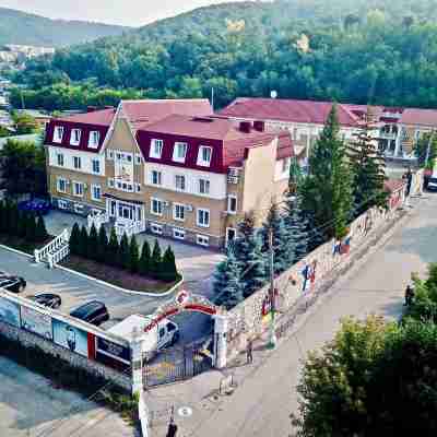 Moya Glinka Hotel Exterior